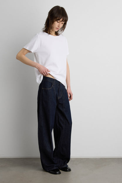 HIGH RISE BARREL LEG JEAN WITH FRONT SEAM DETAIL