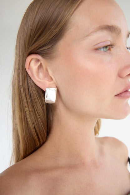 STUD SQUARE EARRING