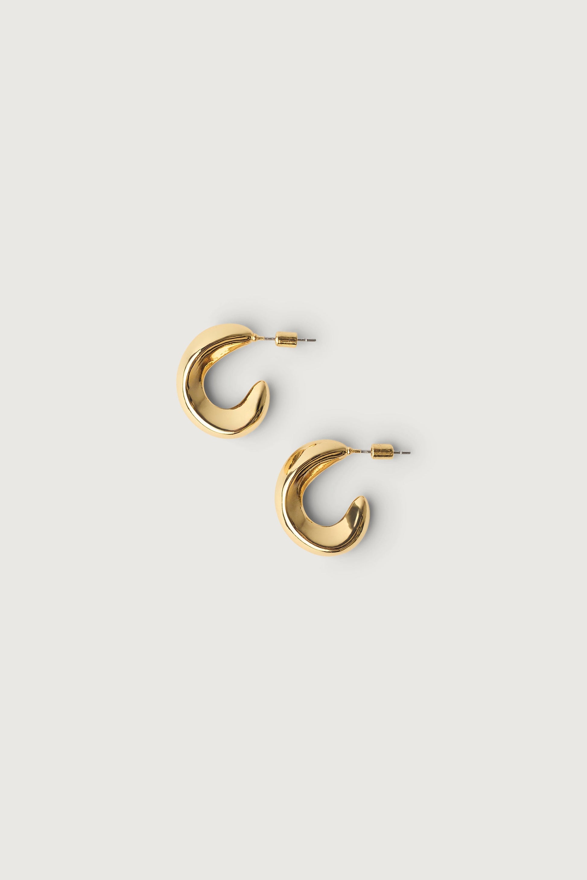 ORGANIC CURVED HOOP EARRINGS