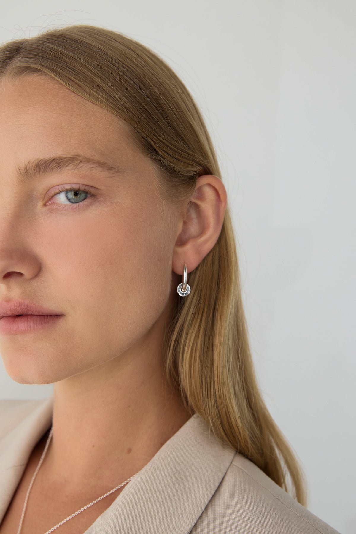 MINIMAL GEM HOOP EARRINGS