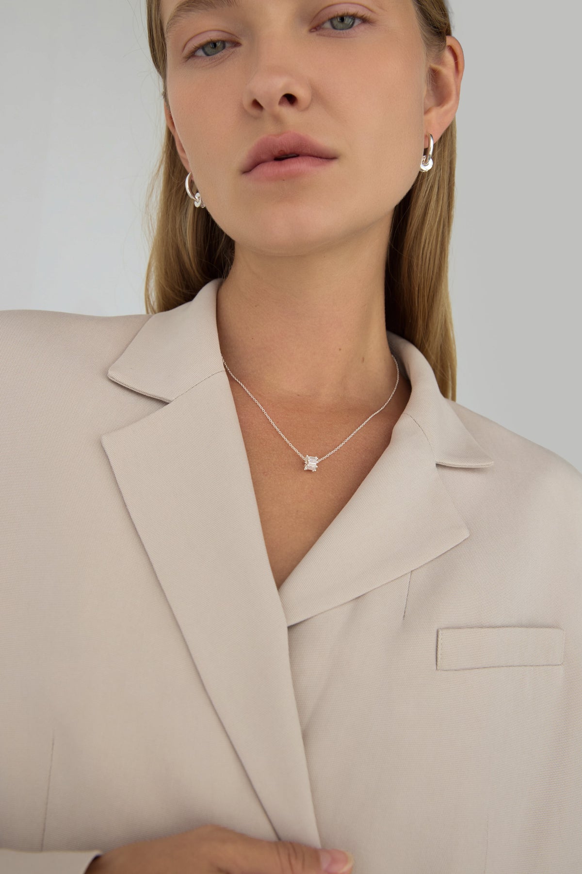 MINIMAL CHAIN WITH PENDANT