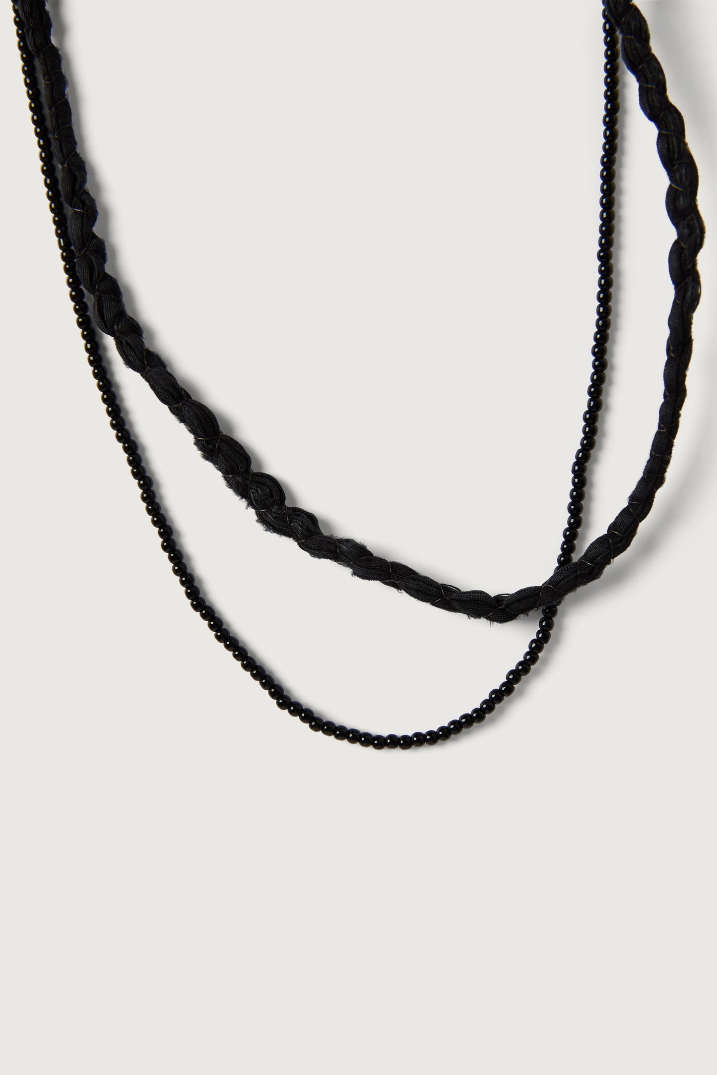 LAYERED NECKLACE WITH PENDANTS