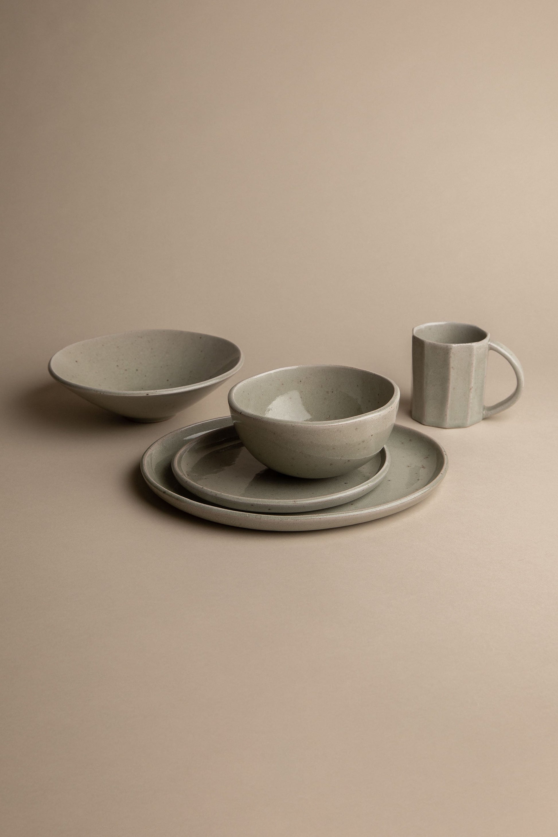 ASHEN SALAD PLATE