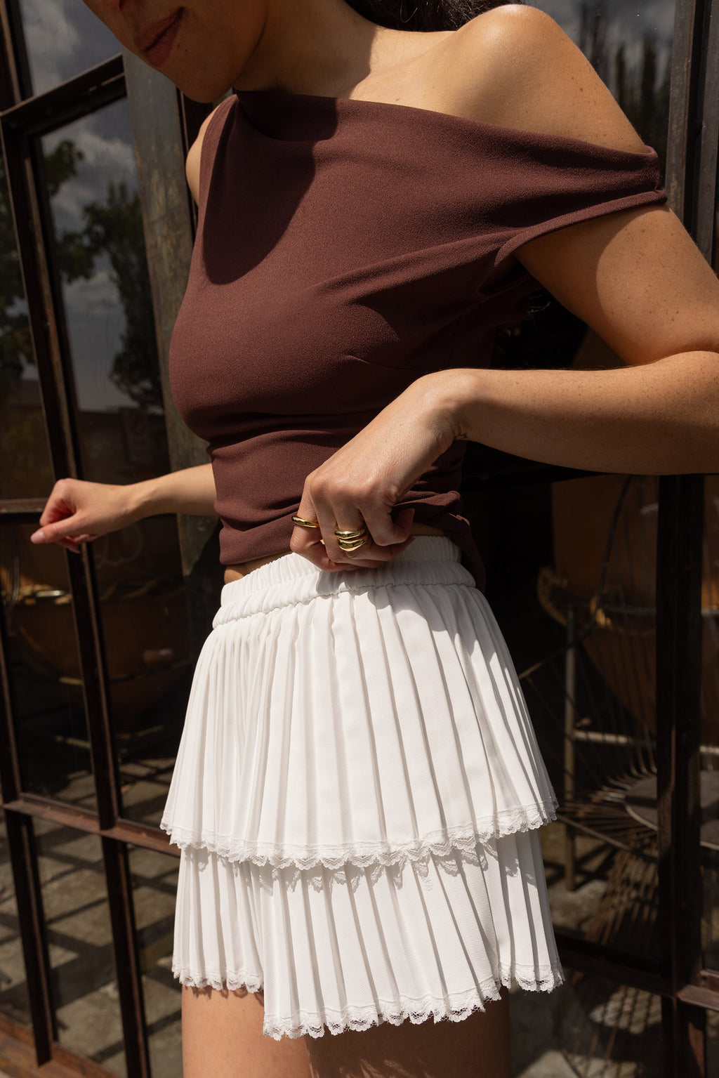 PLEATED TIERED MINI SKORT