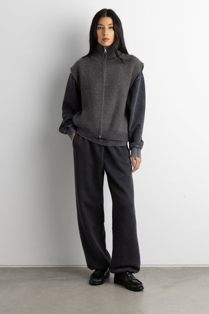RIBBED KNIT MOCK NECK ZIP-UP SWEATER VEST