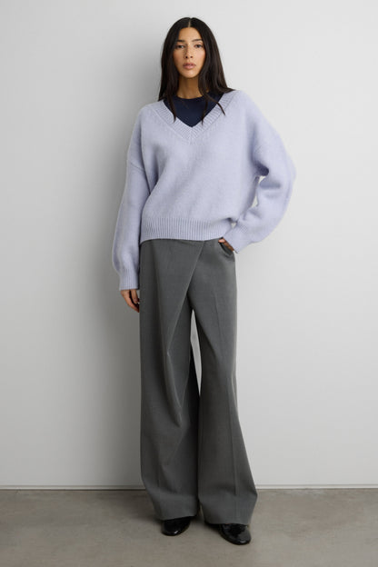 RIBBED KNIT V-NECK SWEATER