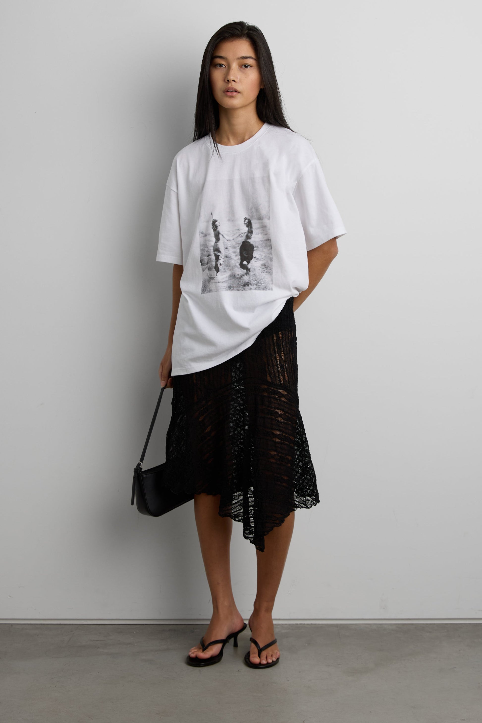 FRIENDSHIP GRAPHIC T-SHIRT
